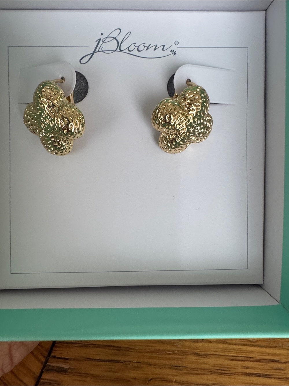 bloom Shiny Gold Textured Flower Earrings Women’s Fashion Trendy Jewelry